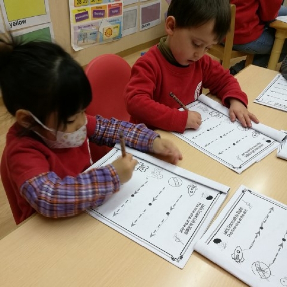 2歳、3歳児クラス(Ducklingsクラス)の日常の様子