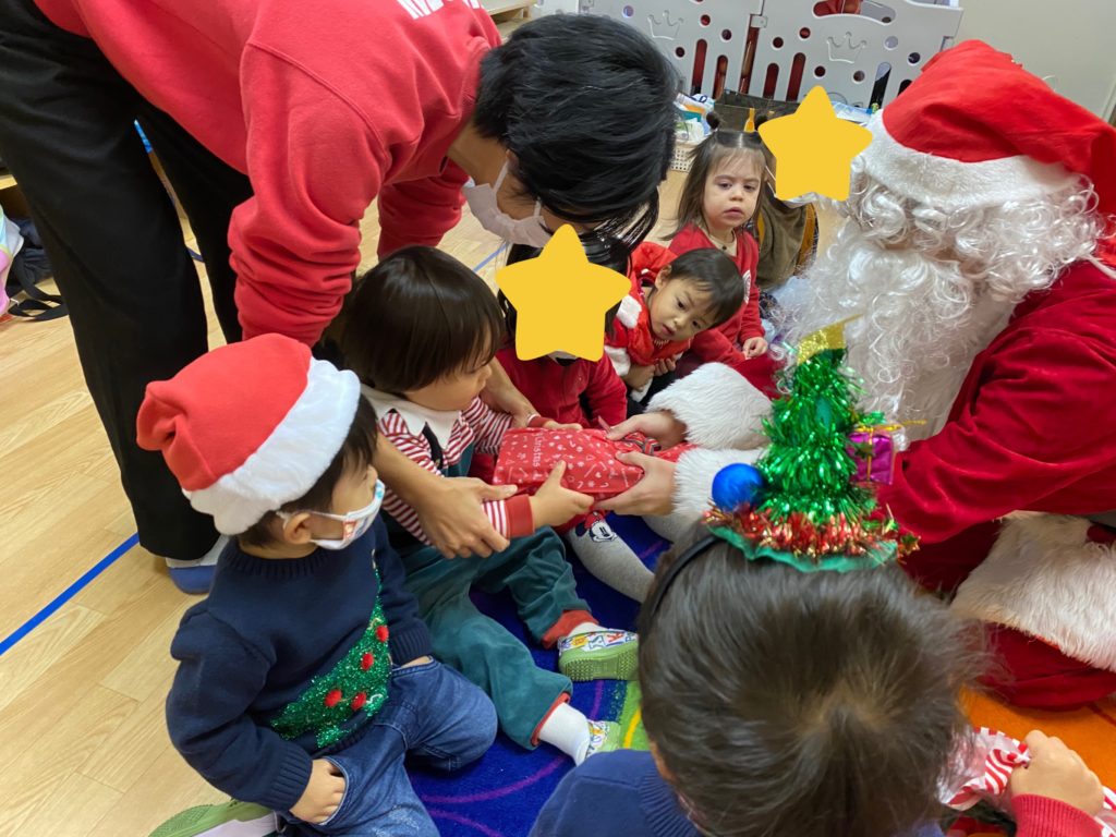 覚王山インターナショナルプリスクールにサンタさんがやって来ました Santa Comes To Visit 名古屋でお勧めの英語幼稚園
