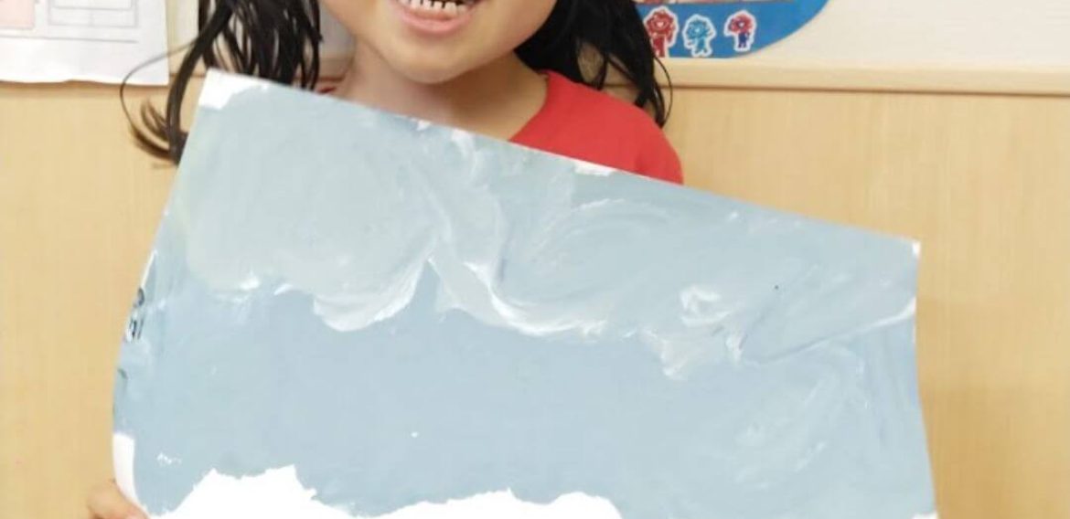 海の世界を自由に表現！ 音楽×アートで広がる子どもたちの創造力～Listening to Music and Painting