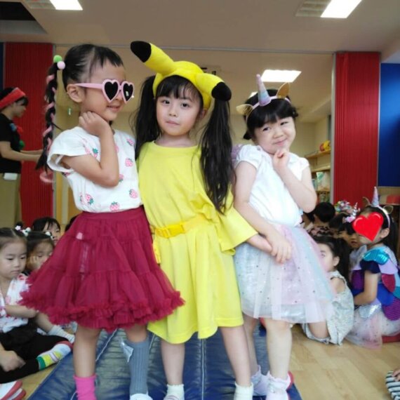 子どもたちの個性が大爆発！🎉「Wacky Wednesday（ワッキー・ウェンズデー）」開催👕🧦✨Wacky Wednesday!