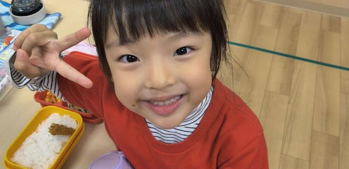 年中Parrotsクラスの楽しいランチタイム・Lunch Time in Parrots Class 🍱〜食育・英語・マナーが自然に身につく大切な時間〜