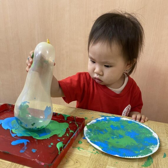 小さな一歩が大きな成長へ～年少前々Hatchlingsクラス（1〜2歳児）の楽しい毎日🌺Hatchlings Enjoy Their Busy Month!